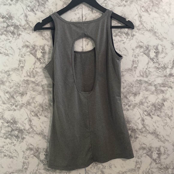 Activewear | Key hole back | Work out | Top - Picture 3 of 10